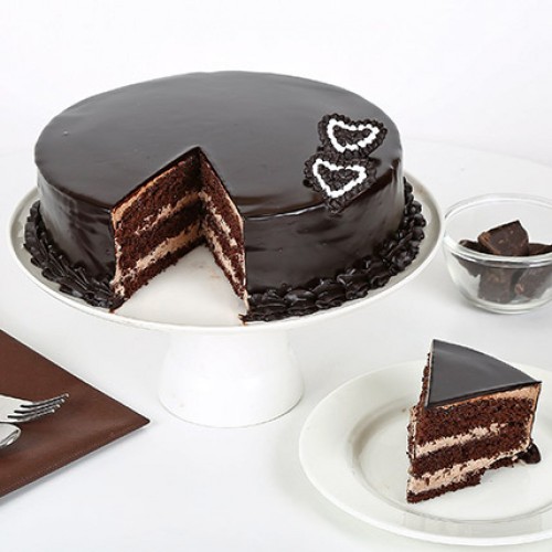 Rich Velvety Chocolate Cake Delivery in Ghaziabad