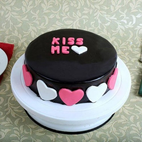 Kiss Me Valentine Cake Delivery in Ghaziabad