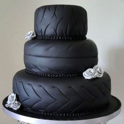 Tires Wedding Fondant Cake Delivery in Ghaziabad