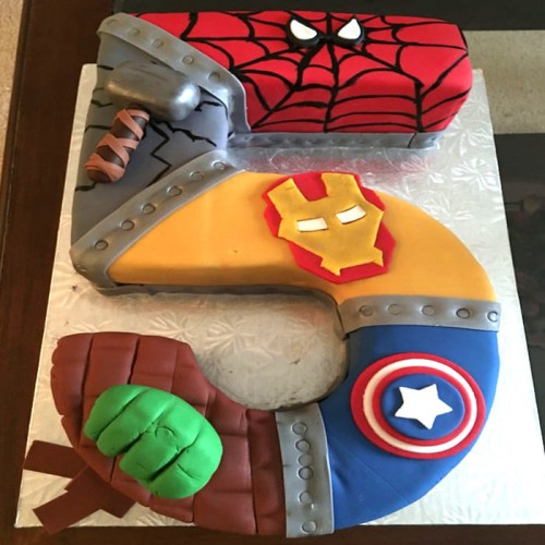5 Number Superhero Avengers Cake Delivery in Ghaziabad