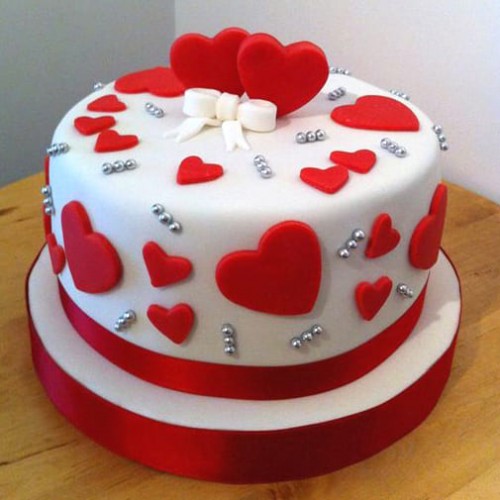 Lady Charmers Romantic Fondant Cake Delivery in Ghaziabad