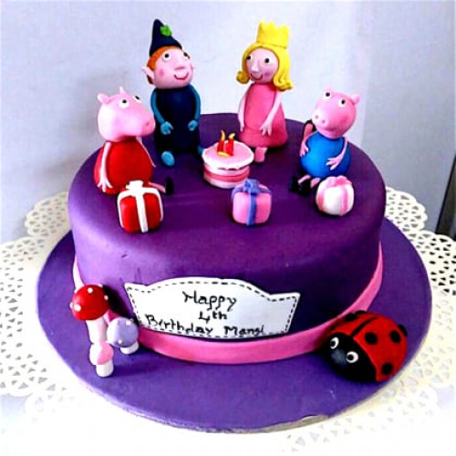 Lovely Peppa Pig Family Fondant Cake Delivery in Ghaziabad