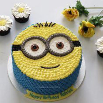 Minion Face Cream Cake