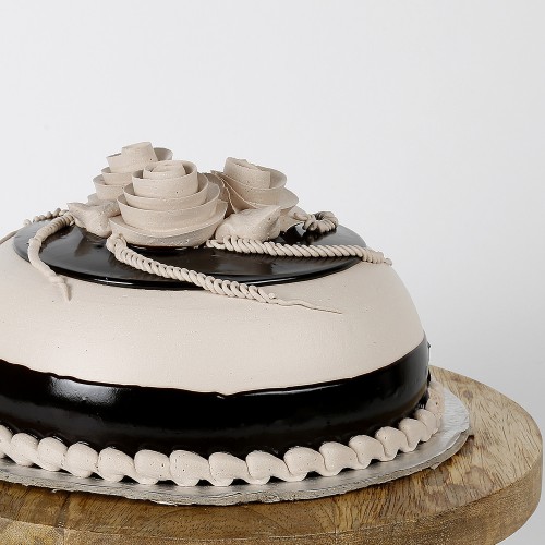 Special Chocolate Cream Cake Delivery in Ghaziabad