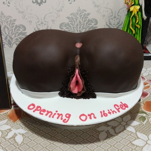 Huge Butt and Pussy Theme Fondant Cake Delivery in Ghaziabad