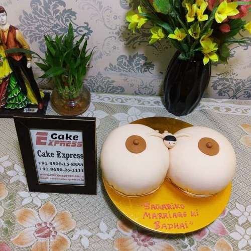 Naked Boobs Fondant Cake Delivery in Ghaziabad