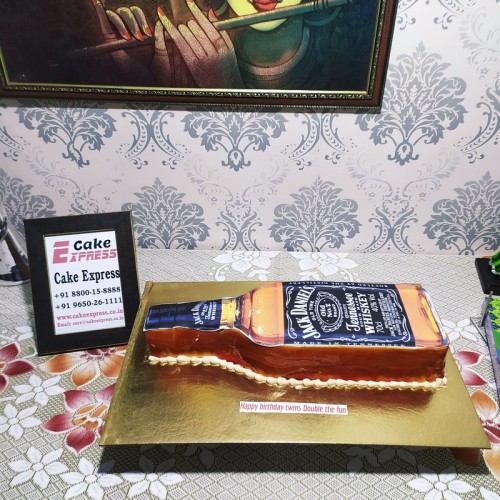 Jack Daniels Whiskey Cake Delivery in Ghaziabad