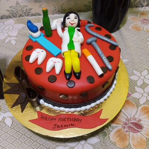 Dentist Theme Fondant Cake Delivery in Ghaziabad