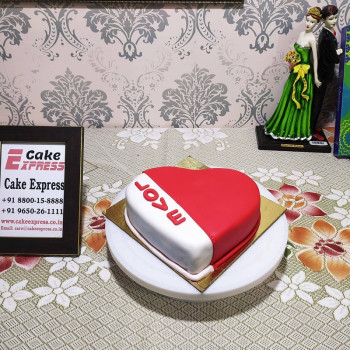 Red & White Love Fondant Cake Red & White Love Fondant Cake