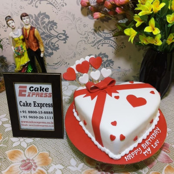 Romantic Heart Fondant Cake Romantic Heart Fondant Cake