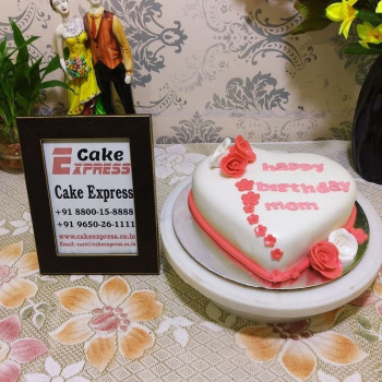 Sweet Love Truffle Fondant Cake Sweet Love Truffle Fondant Cake