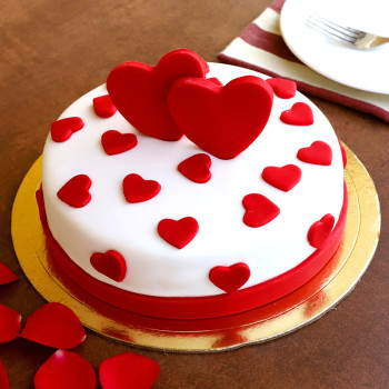 Floating Hearts Fondant Cake