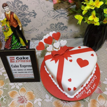Romantic Heart Fondant Cake Romantic Heart Fondant Cake