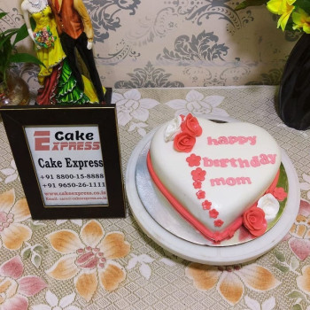 Sweet Love Truffle Fondant Cake Sweet Love Truffle Fondant Cake