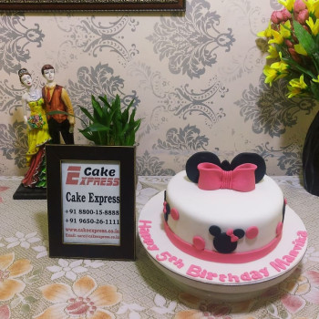 Minnie Mouse Theme Birthday Cake