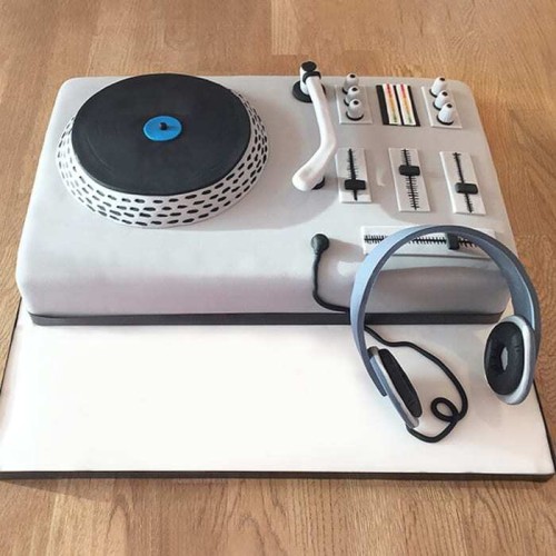 DJ Deck Fondant Cake Delivery in Ghaziabad