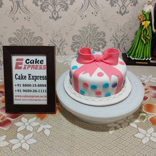 Pink Bow & Polka Dots Cake Delivery in Ghaziabad