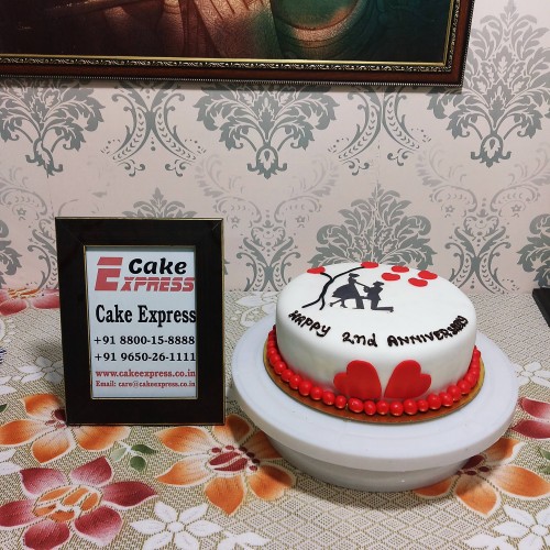 Loving Couple Romantic Fondant Cake Delivery in Ghaziabad