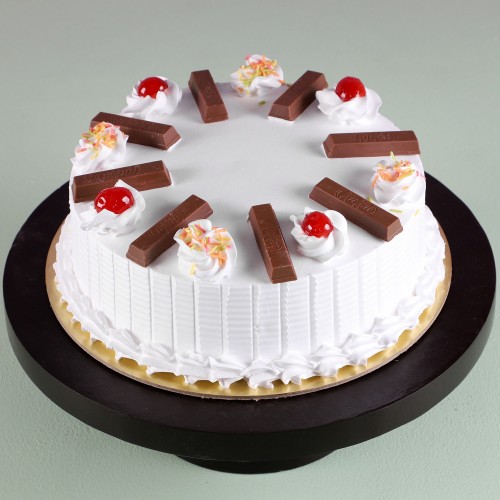 KitKat Vanilla Cake Delivery in Ghaziabad