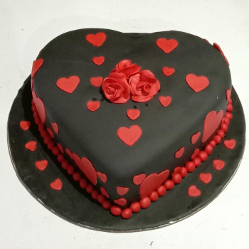 Black & Red Heart  Fondant Cake Black & Red Heart  Fondant Cake