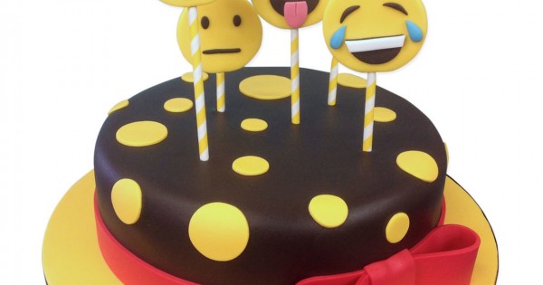 X 上的 Mrs Cups Cakes：「Happy #worldemojiday #celebrate with #emoji #cake  #emojiparty #eatmywords #birthday #celebration #happybirthday #birthdaygirl  https://t.co/VTJCqedT19」 / X
