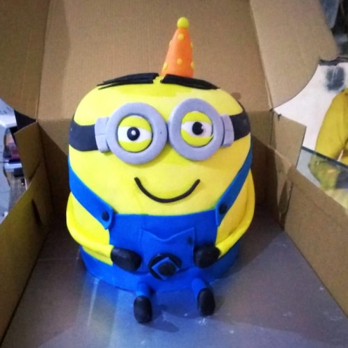 Minion Funny Fondant Cake Delivery in Ghaziabad