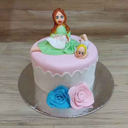 MOM and Kids Theme Fondant Cake Delivery in Ghaziabad MOM and Kids Theme Fondant Cake Delivery in Ghaziabad