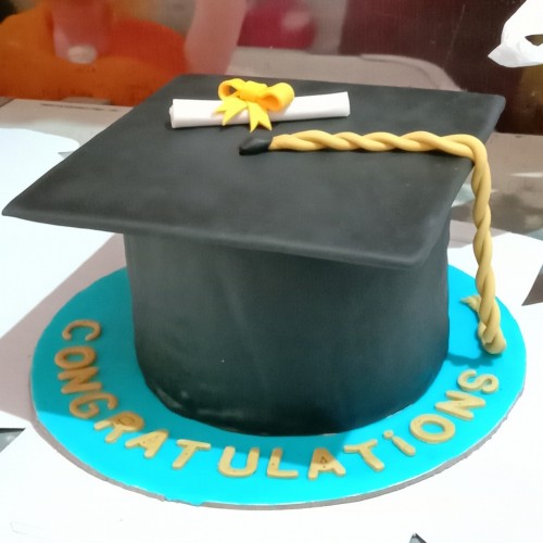 Graduation Cap Fondant Cake Delivery in Ghaziabad