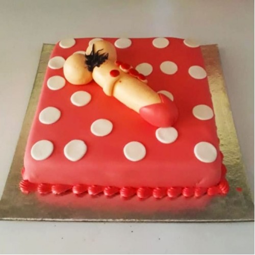 Hen Themed Naughty Cake Delivery in Ghaziabad