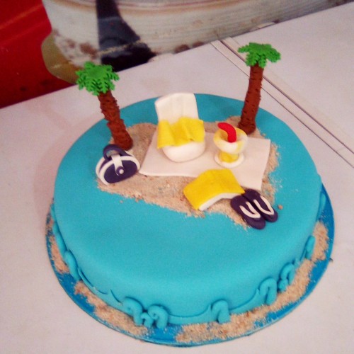 Retirement Beach Theme Cake Delivery in Ghaziabad