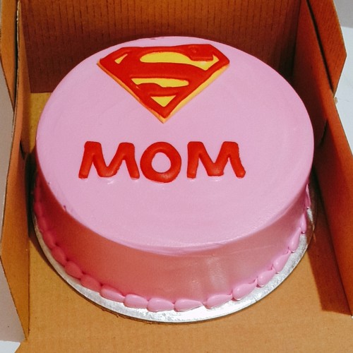 Super MOM Birthday Cake Delivery in Ghaziabad